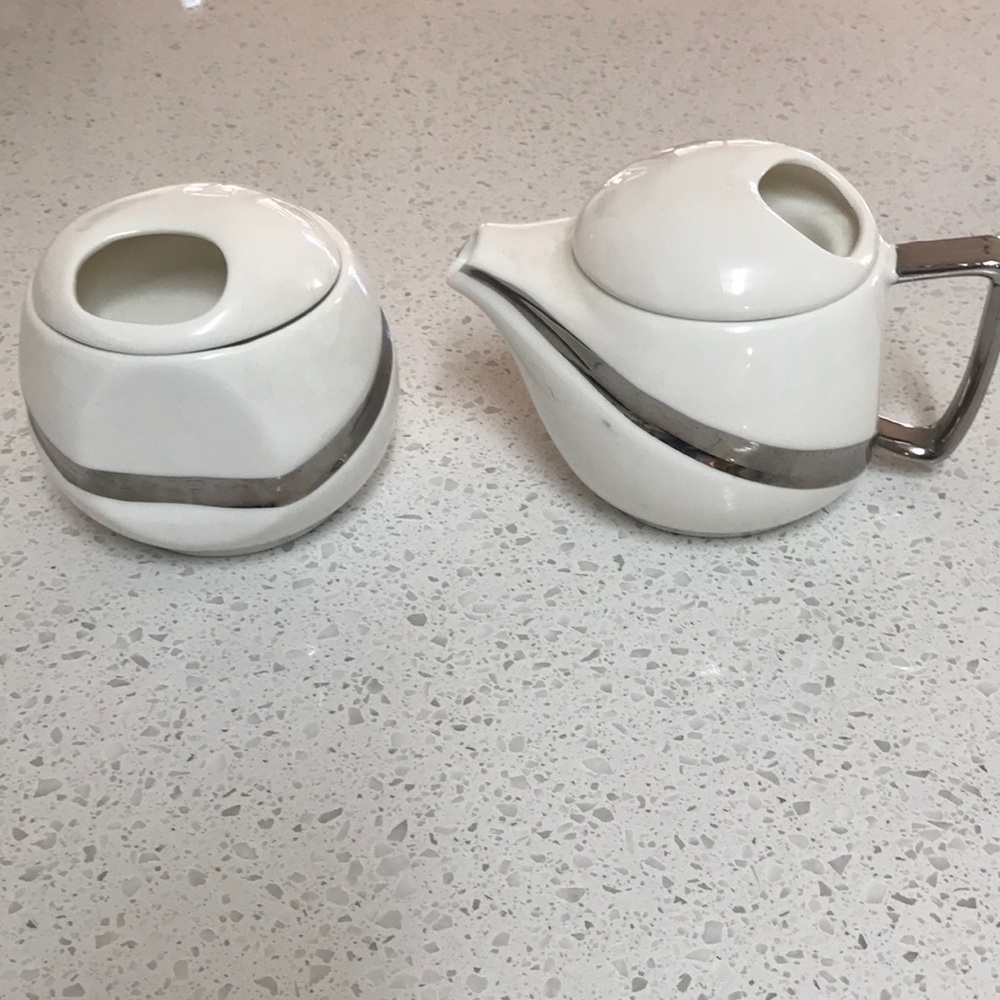 Mid-century modern sugar bowl & creamer set, white & silver excellent condition
